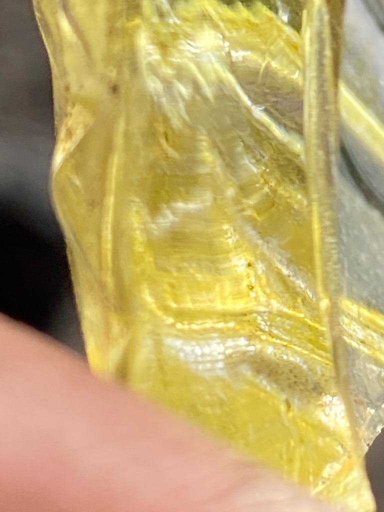 Amber or organic resin material (Not a diamond) - Irregular raw specimen / Uncut
