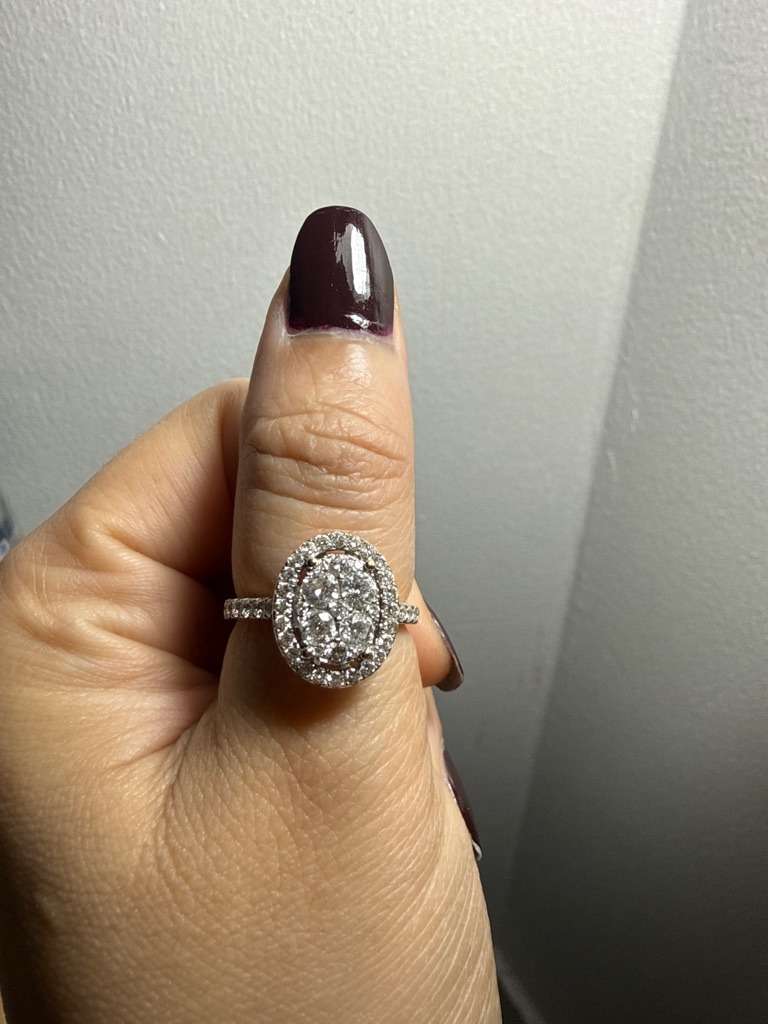 Natural Diamond (Composite/Cluster Center) - Oval (Composite Center with Round Halo)