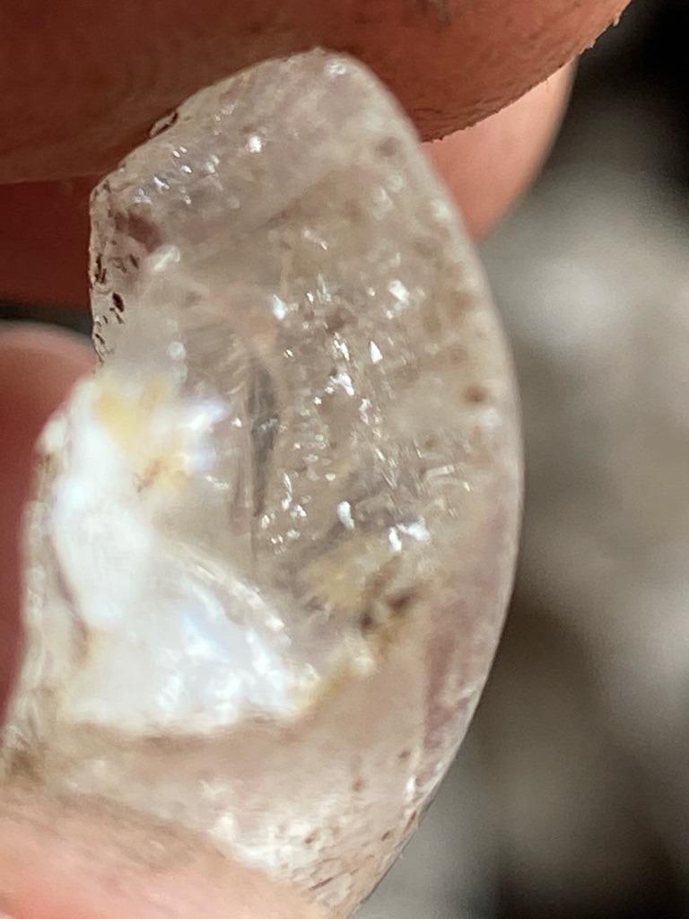 Natural rough diamond crystal - Rough octahedral/irregular crystalline form