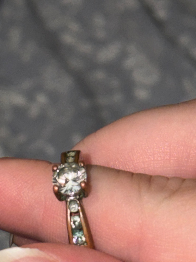 Natural diamond - Round Brilliant