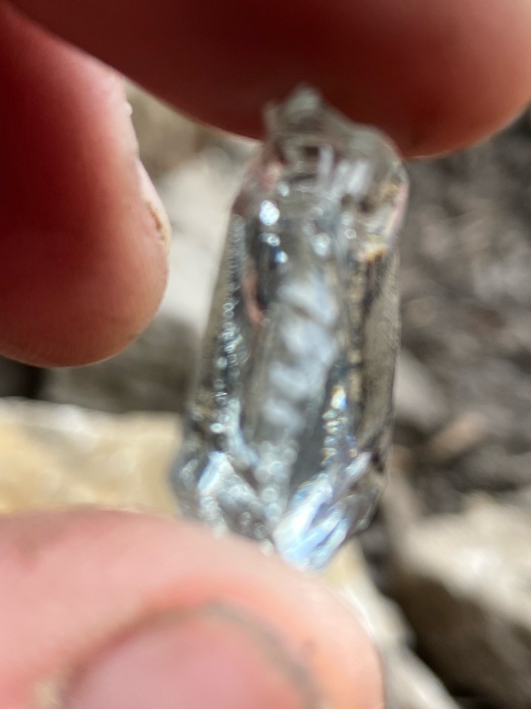 Natural rough diamond crystal - Rough crystal, uncut octahedral or irregular elongated habit