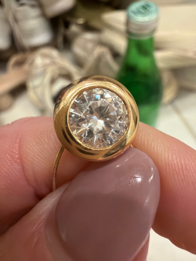 Natural Diamond (Presumed) - Round Brilliant