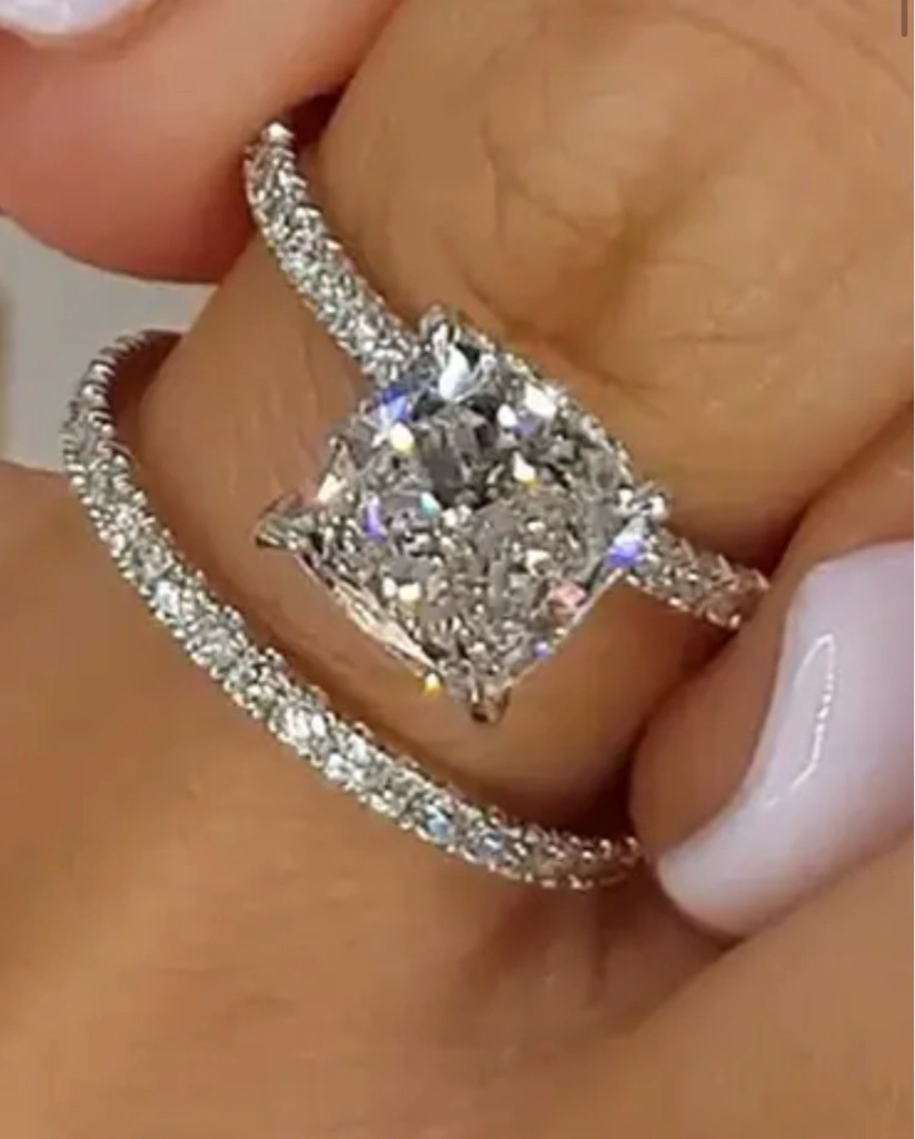 Natural or Lab-Grown Diamond - Cushion Modified Brilliant