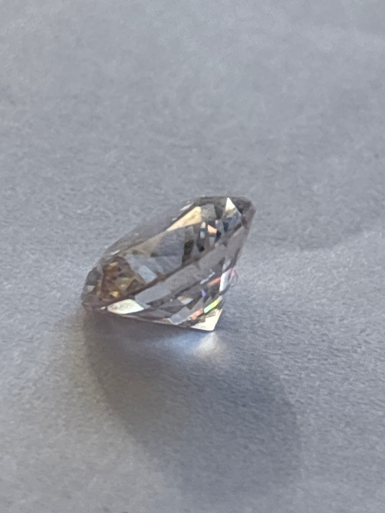 Natural Diamond (Assessed visually, high refractive brilliance) - Round Brilliant