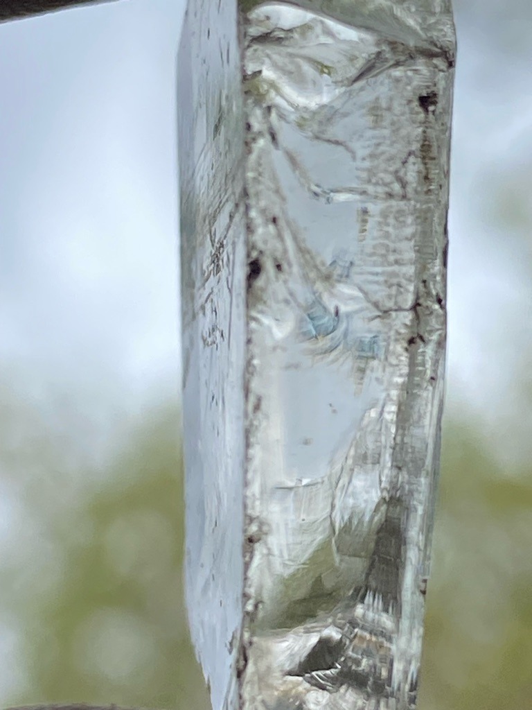 Non-diamond (Glass or Ice shard) - Irregular / Rough Shard