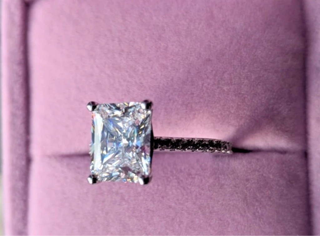 Lab-Grown Diamond - Radiant