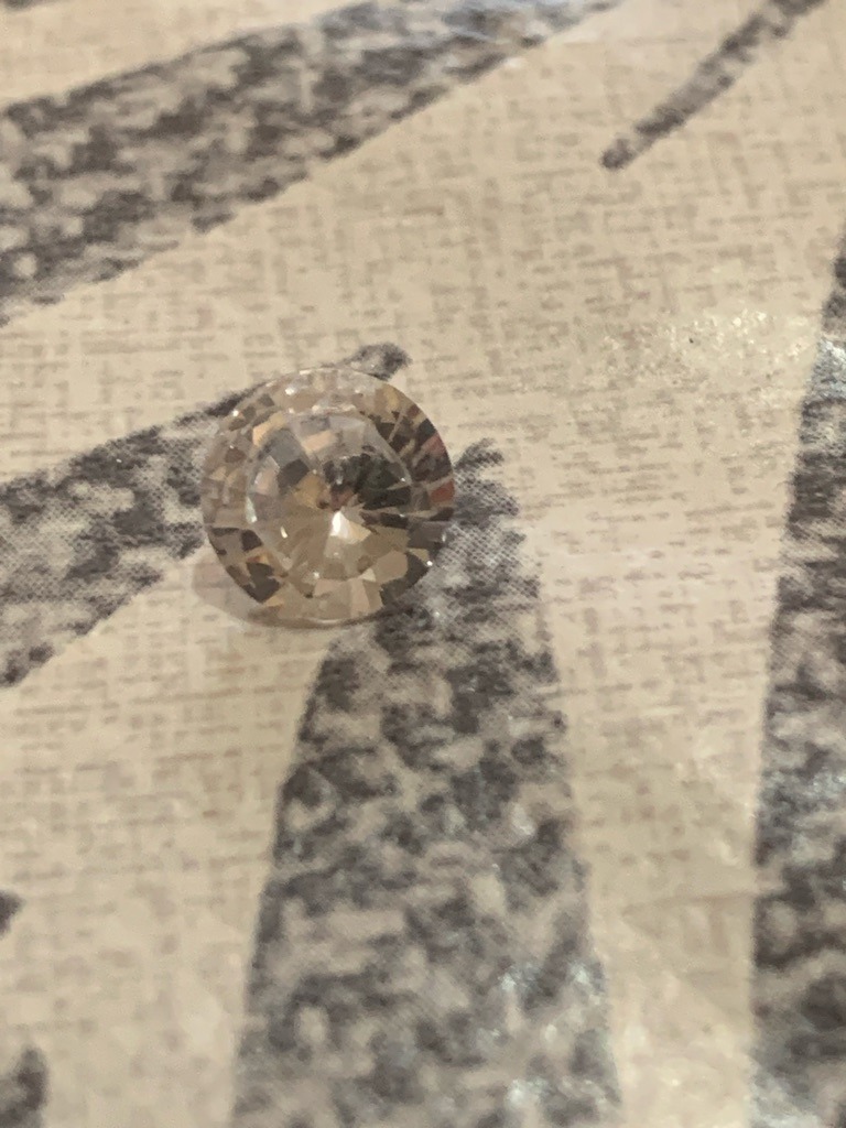 Simulant (Cubic Zirconia or glass) - Round Brilliant
