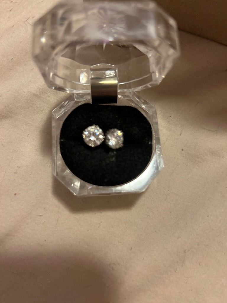 Moissanite - Round Brilliant