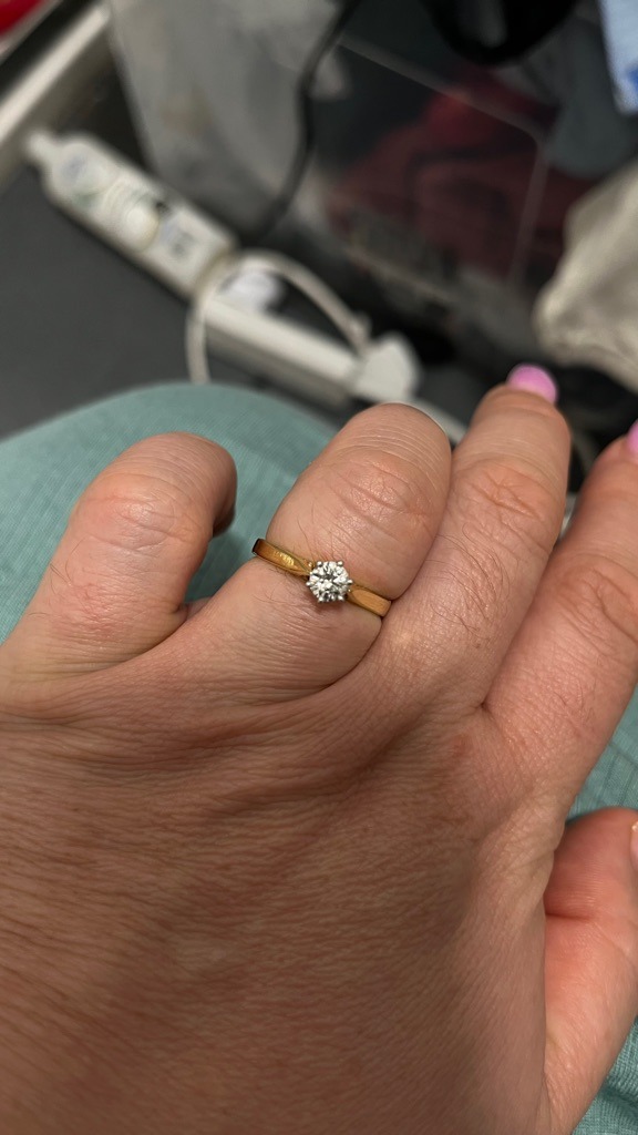 Natural diamond - Round Brilliant