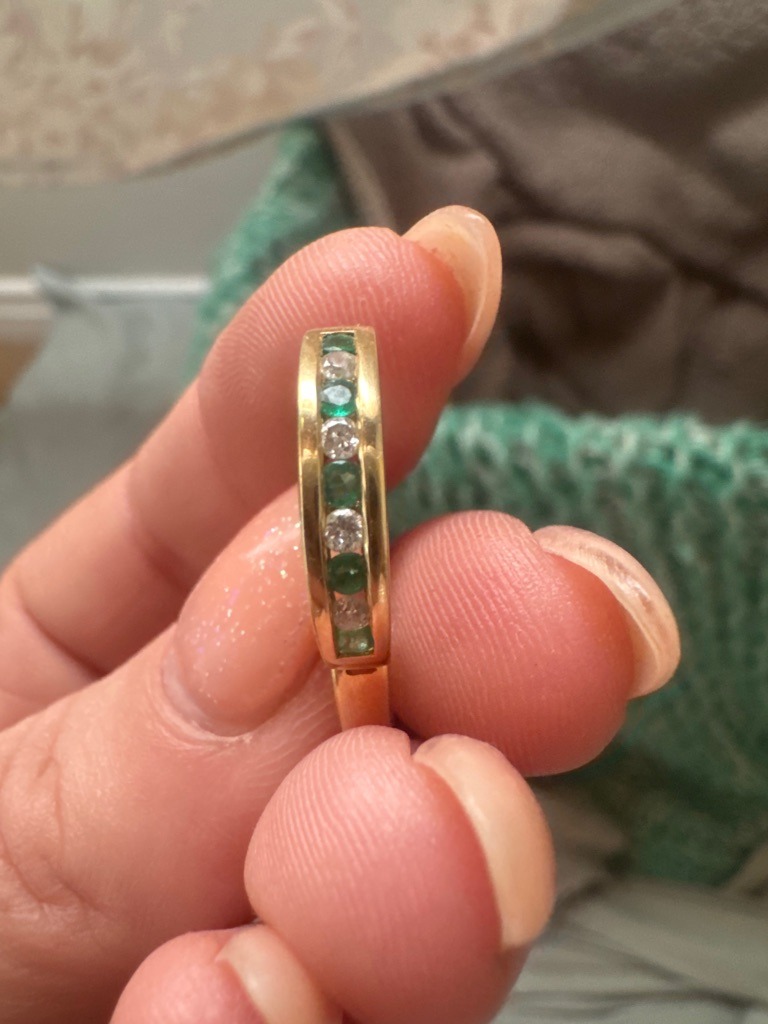 Natural Diamonds and Emeralds - Round Brilliant