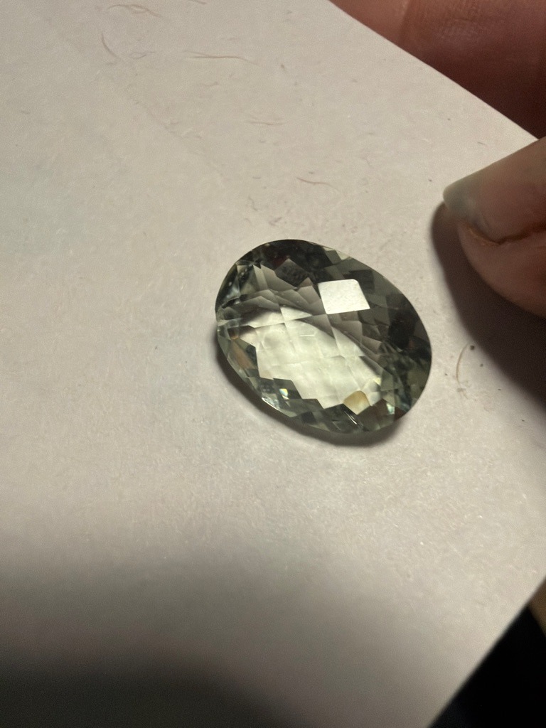 Natural quartz (Green Amethyst / Prasiolite), not a true diamond - Oval mixed-cut / facetted oval
