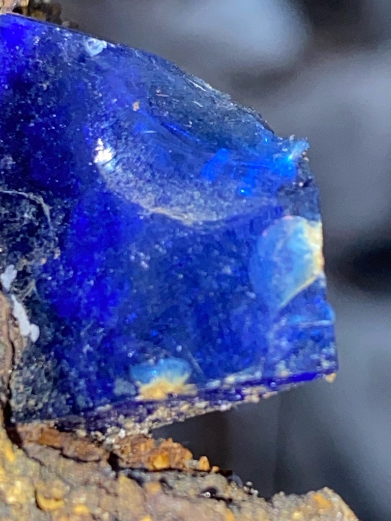 Non-diamond (Likely Glass/Cullet) - Rough/Amorphous