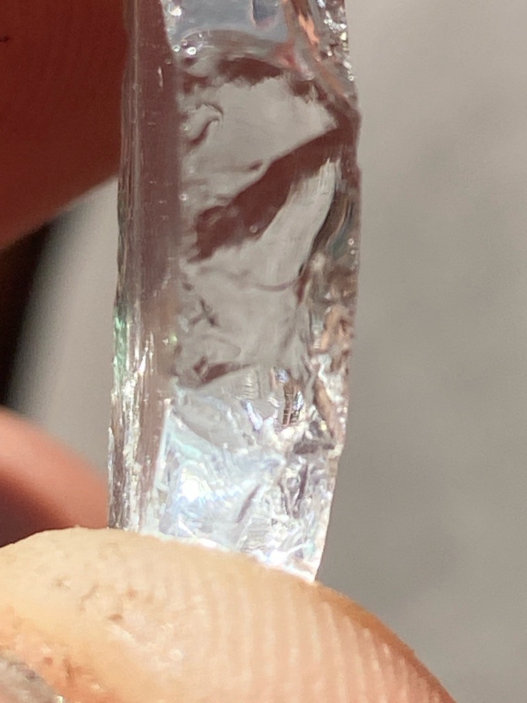 Rough natural diamond crystal fragment - Uncut natural crystal form (elongated shard/fragment)