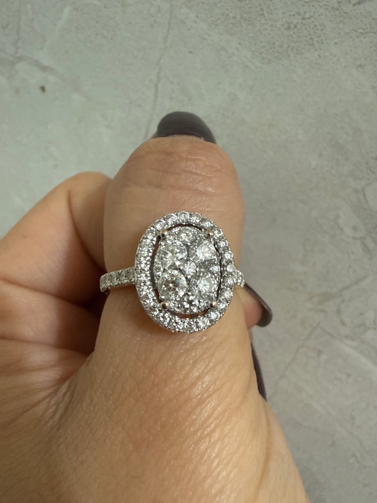 Natural Diamonds (Cluster Setting) - Round Brilliant (Multiple small stones arranged in an Oval-shaped cluster)