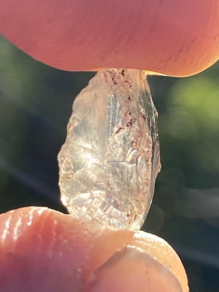 Natural (Rough / Uncut) - Rough crystal / Irregular elongated shape