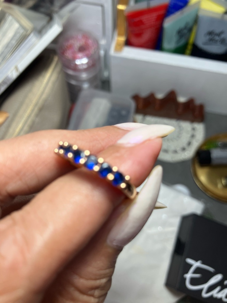 Blue Sapphires (Non-diamond) - Round Brilliant