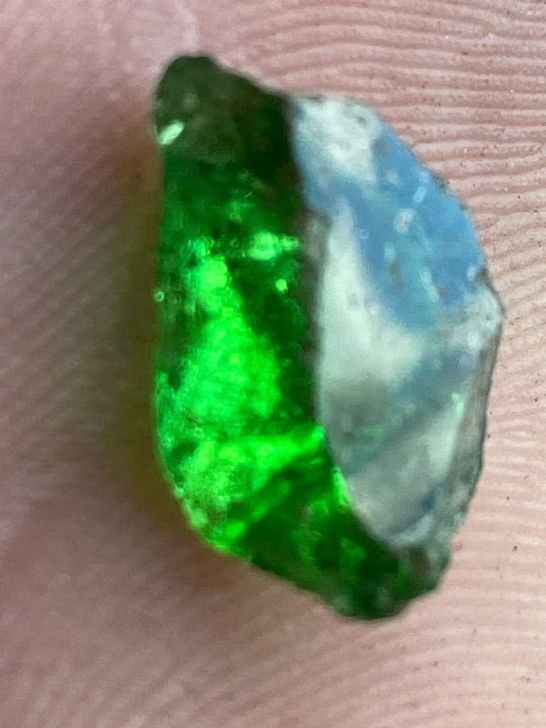 Natural Green Diamond (or high-pressure irradiated natural rough) - Uncut Rough Crystal / Irregular Fragment