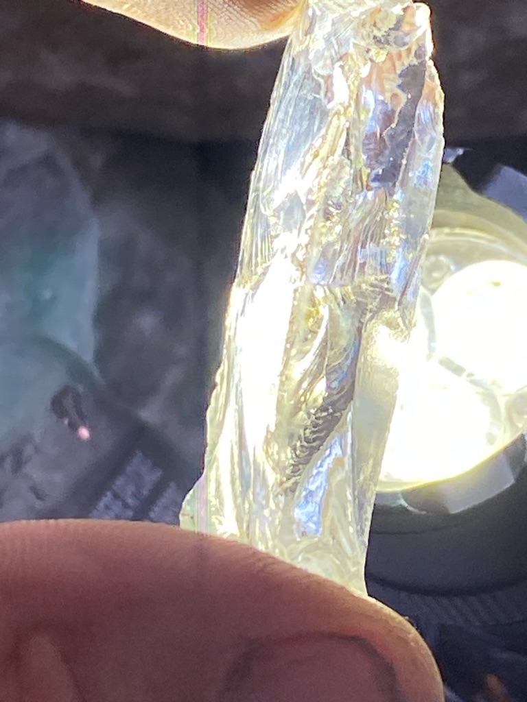 Natural rough diamond crystal - Uncut octahedral/elongated rough crystal