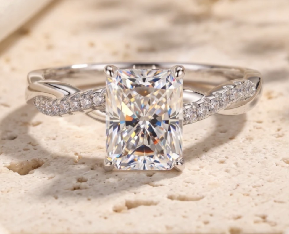 Lab-Grown Diamond (or High-Quality Moissanite, typical for commercial online jewelry settings) - Radiant Cut (Rectangular)