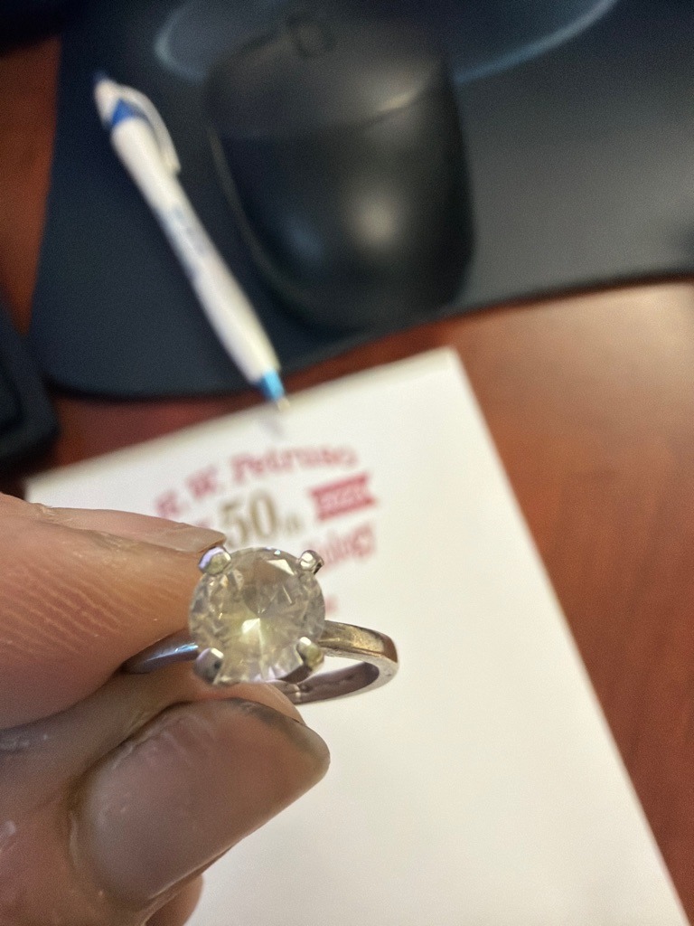 Natural diamond - Round Brilliant