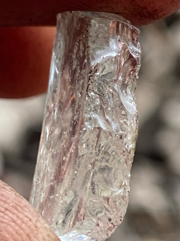 Natural rough crystal - Rough elongated crystal (uncut / unpolished)
