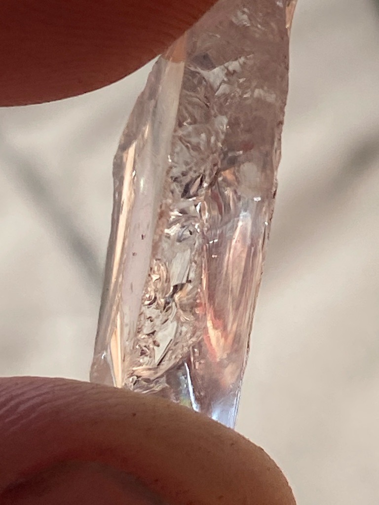 Natural - Rough crystal (uncut octahedral / elongated fragment)