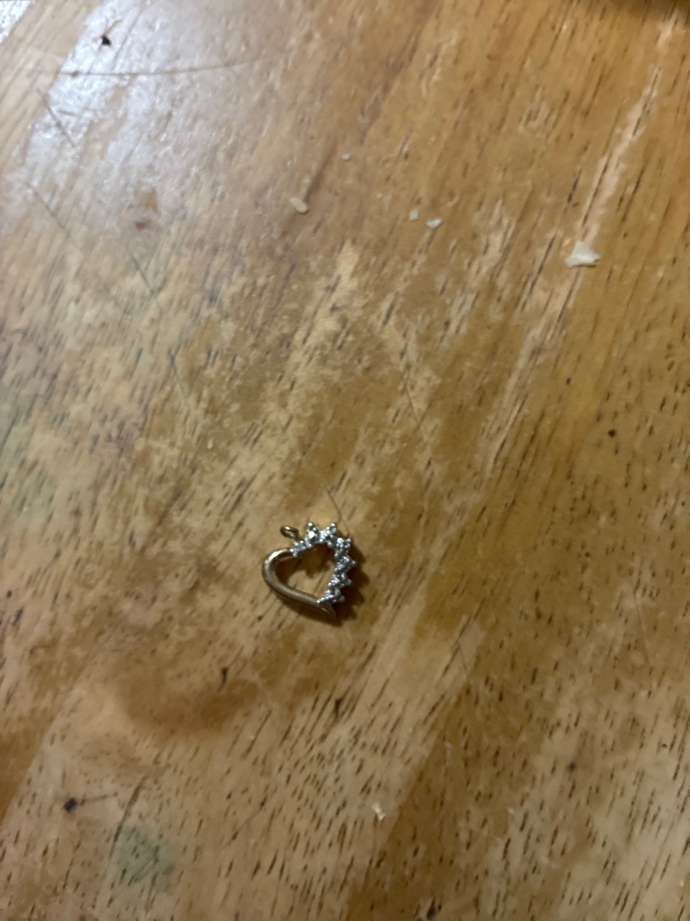 Natural Diamond (pavé-set melee diamonds) - Round Brilliant (cluster setting forming a Heart)