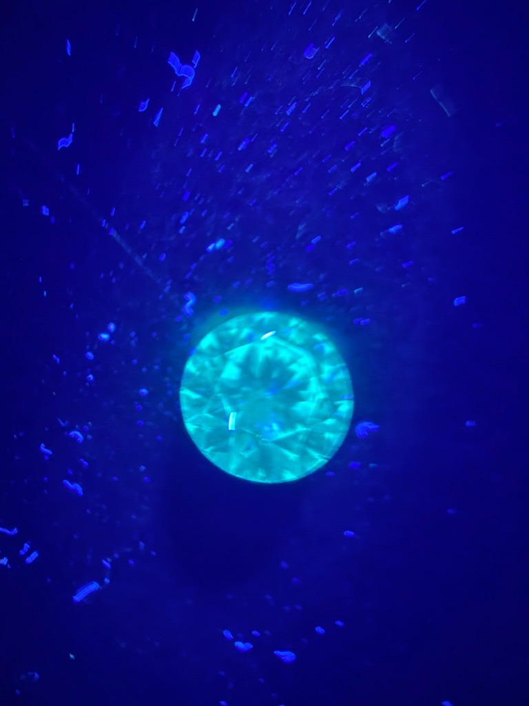 Natura`l Diamond - Round Brilliant
