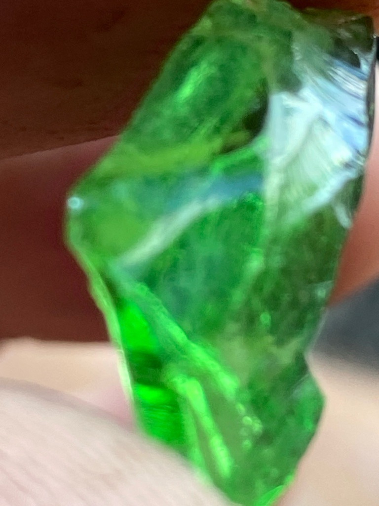 Synthetic glass / slag (not a natural diamond) - Rough uncut / raw fragment