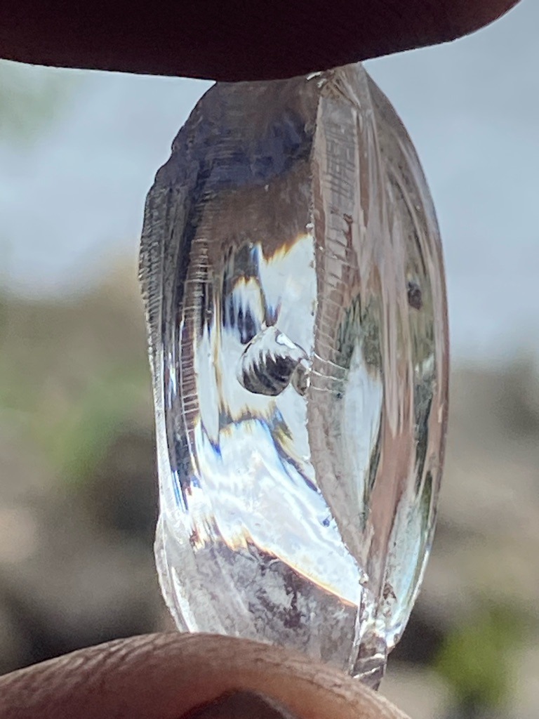 Natural rough diamond crystal - Uncut natural elongated crystal (potentially octahedral/twinned growth)