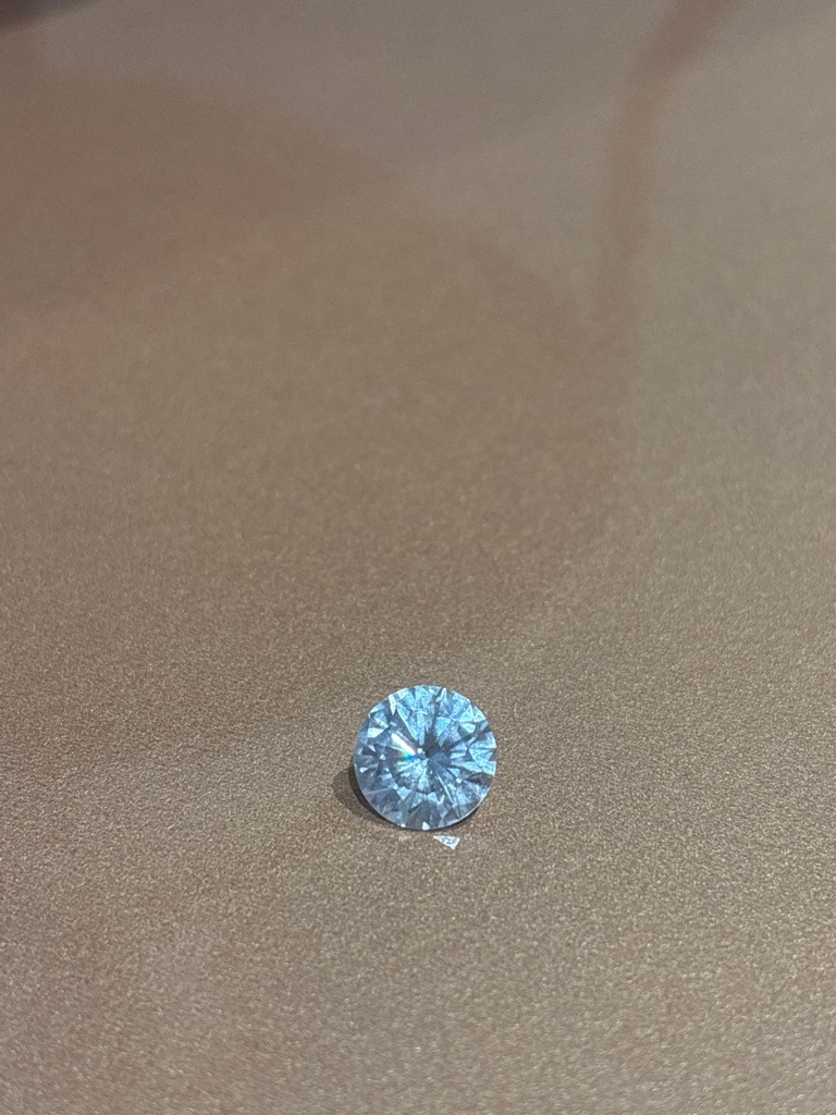 Natural diamond - Round Brilliant