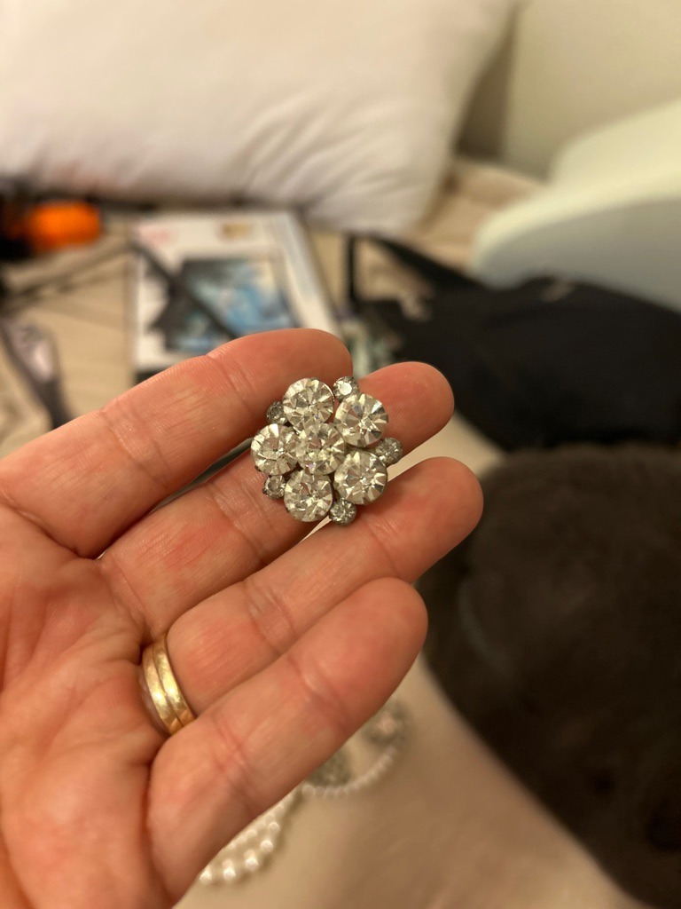Cubic Zirconia or Glass Imitation (Costume Jewelry) - Round Brilliant (Cluster setting)