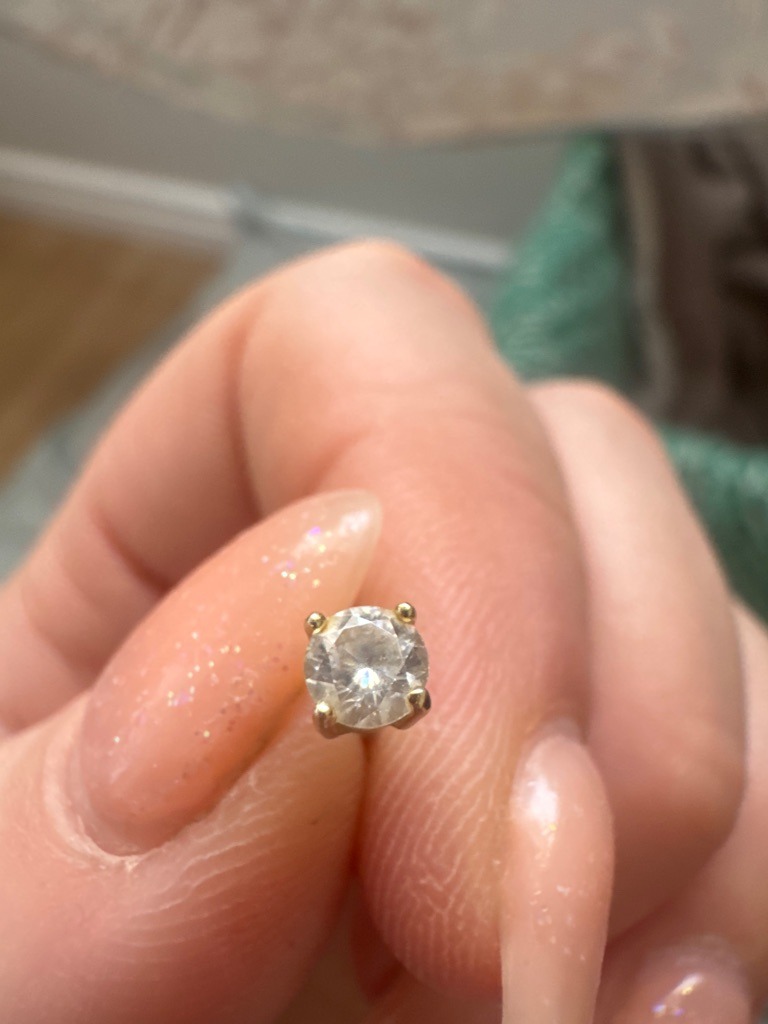 Natural Earth-Mined Diamond - Round Brilliant Cut