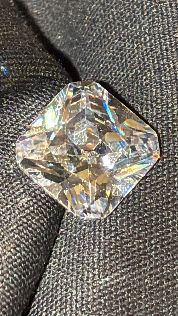Moissanite - Asscher Cut (Square Emerald Cut)