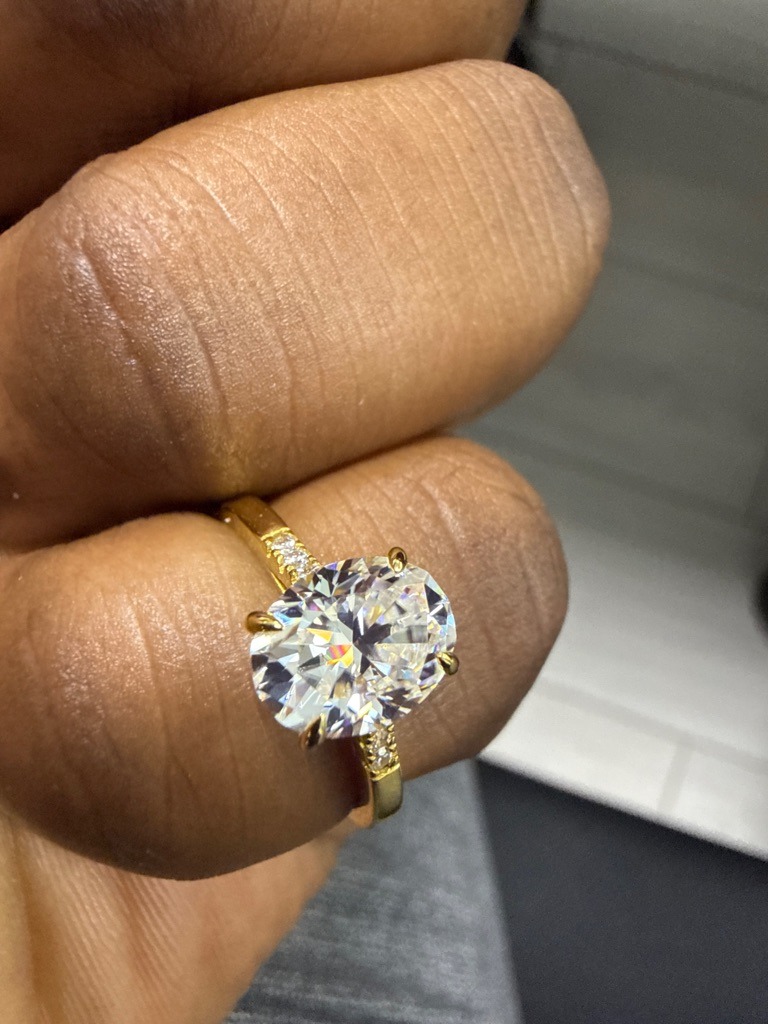 Moissanite (Simulant) - Oval Brilliant