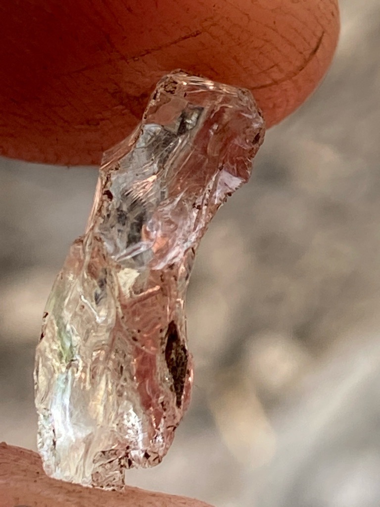 Natural rough diamond crystal - Uncut octahedral/elongated rough crystal