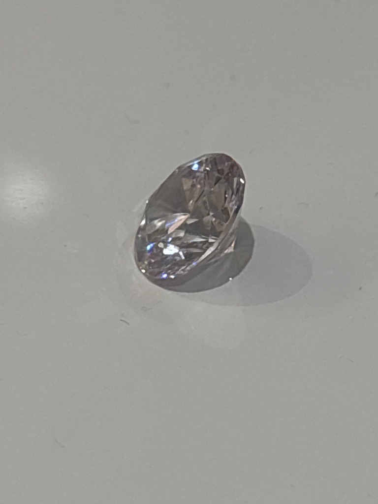 Natural diamond - Oval Brilliant