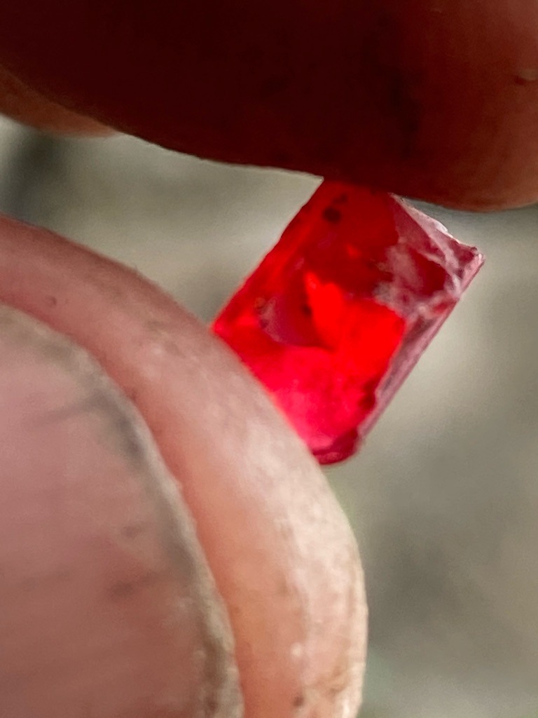 Natural (Fancy Colored Diamond - Red Diamond) - Rough / Uncut Octahedral Crystal Fragment