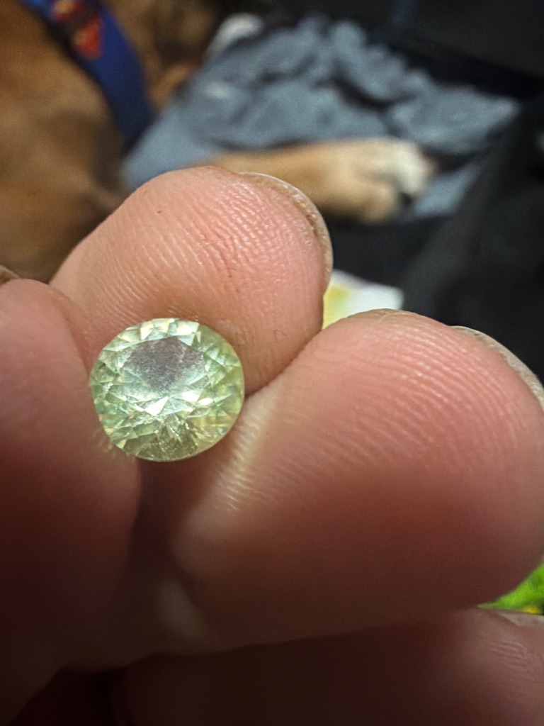 Natural diamond (estimated based on standard visual characteristics) - Round Brilliant with modified pavilion facets