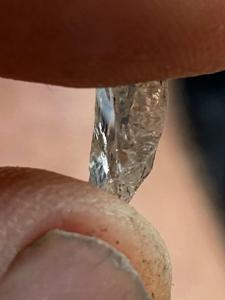 Natural rough diamond - Uncut octahedral or irregular crystal fragment (Rough)