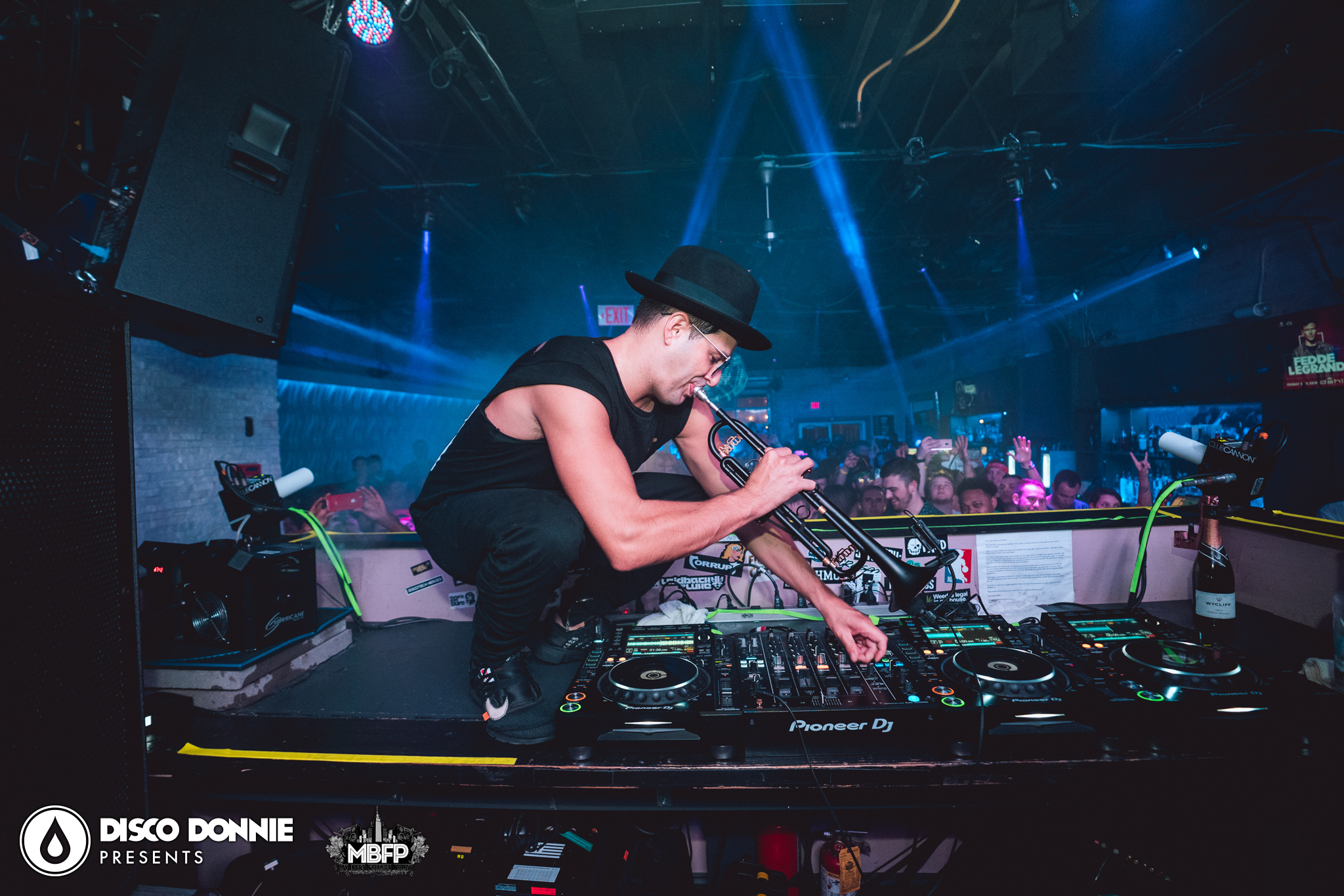 Eternity timmy trumpet. Тимми трампет. Timmy Trumpet фото. Timmy Trumpet за пультом. Timmy Trumpet Night Club.