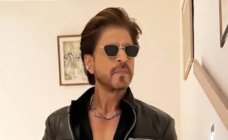 King Khan Ko Lagi Chot! Ilaaj Ke Liye US Jaate Hain Aksar