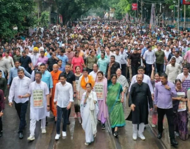 Voter List mein Naam Nahi toh Jail? Mamata ka Big Alert!