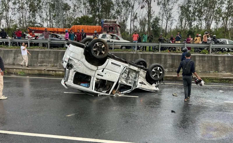 D K Shivakumar ke Escort Vehicle ka Accident, 4 घायल!