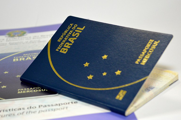 Novo passaporte brasileiro passa a ter 10 anos de validade e custa R
