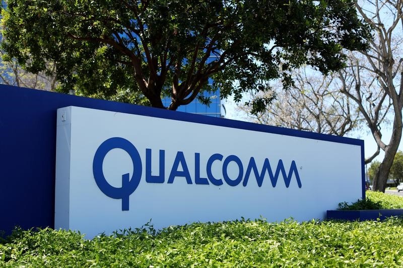 Apple Royalty Dispute Dings Qualcomm's Guidance