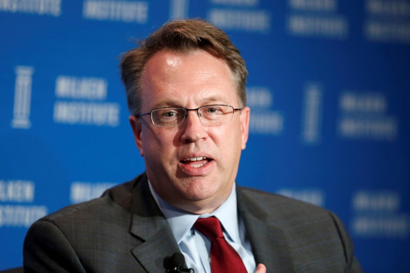 Fed official: U.S. must raise rates gradually to prevent overheating