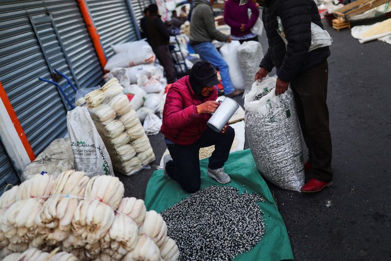 Mexican rate cuts loom as inflation maintains downtrend 103.7 The KRRO