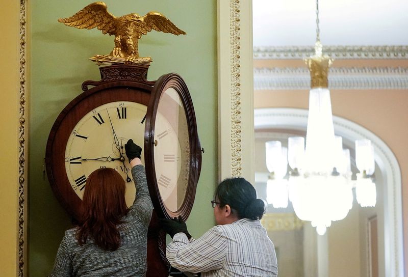 US senators make new push to make daylight saving time permanent KELOAM