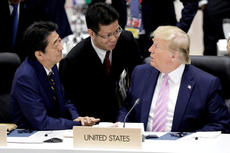 日本、トランプとの計画策定を支援するために安倍の元通訳を招待マイティ 790 KFGO